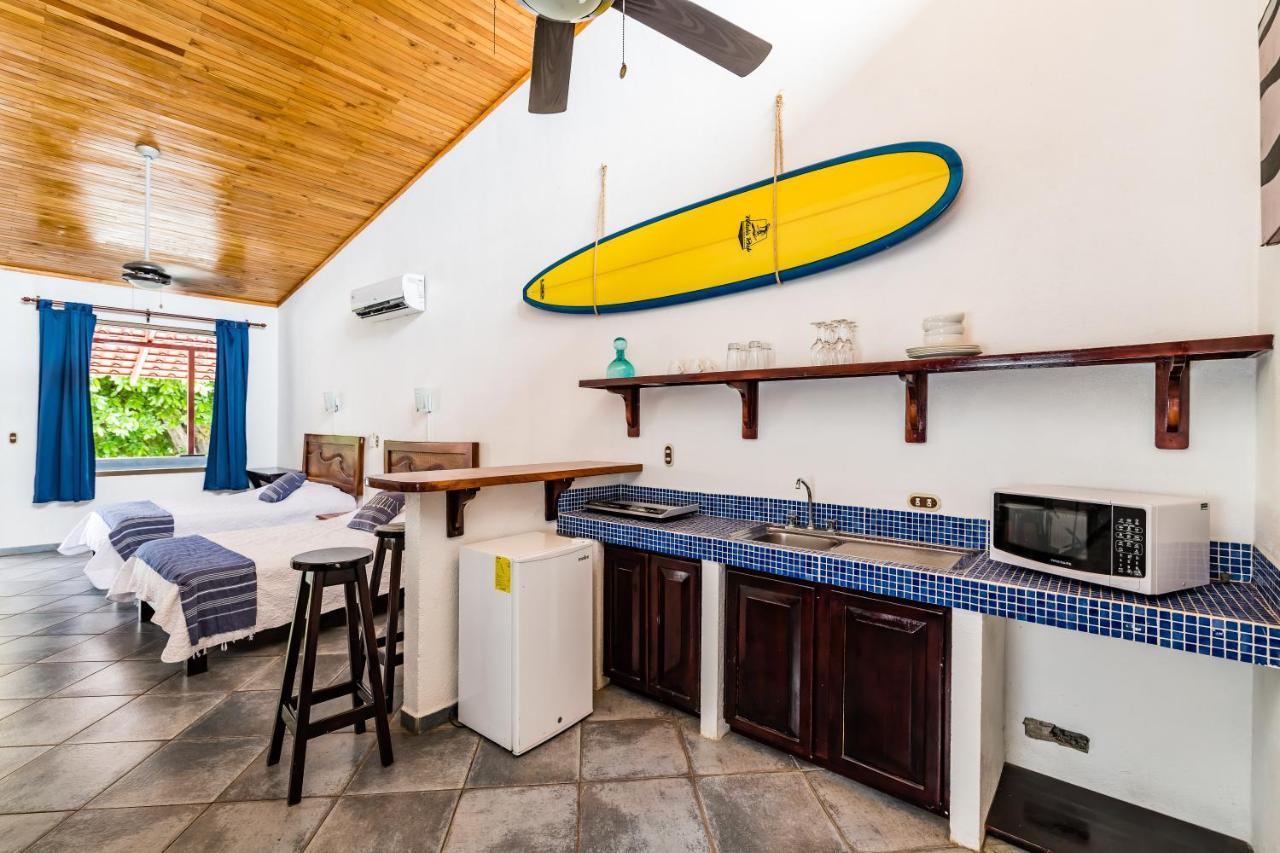 Witch'S Rock Surf Camp Hotel Tamarindo Exterior photo